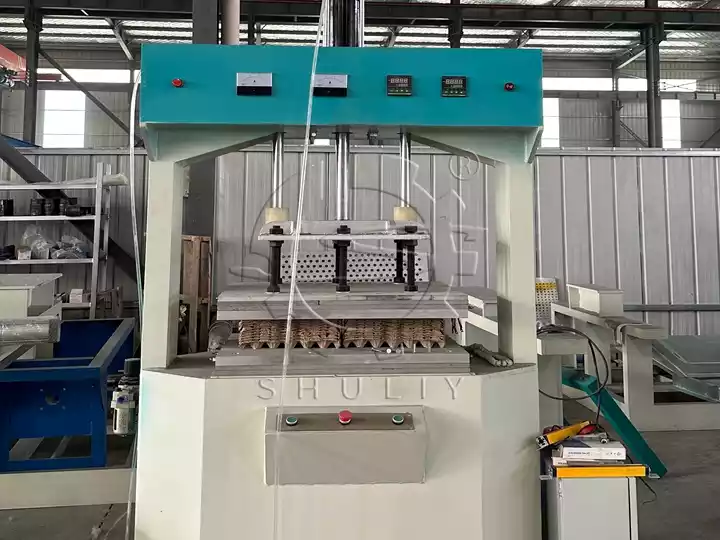 Paper tray hot pressing machine