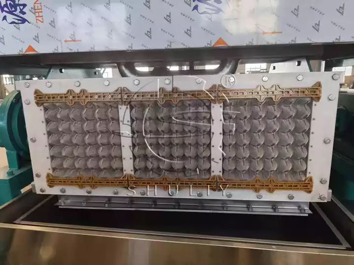 Egg tray forming mold