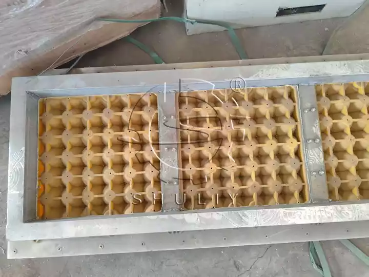 Back of the plastic transfer mold