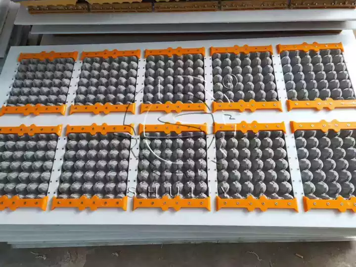 Paper egg tray mould