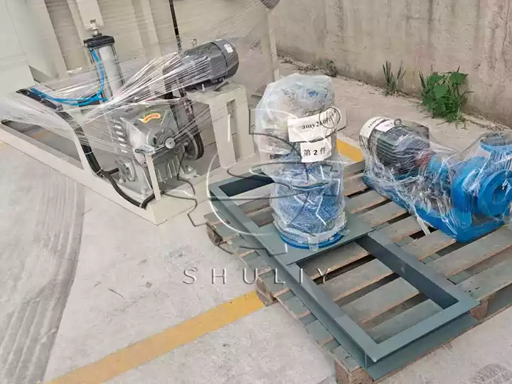 Pump accessories for egg tray production line